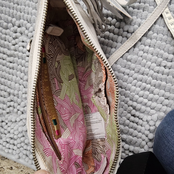 The Sak happy & free cream colored Elegant White Leather Crossbody Bag - Picture 14 of 16